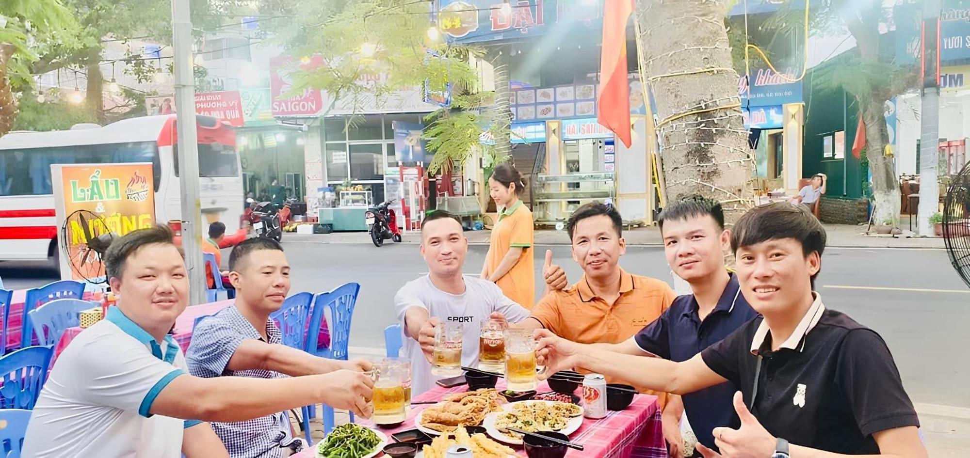 Tung Quang Hotel Dong Khe Sau ภายนอก รูปภาพ