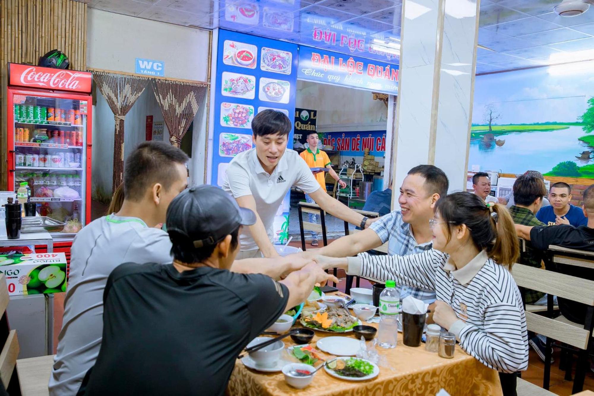 Tung Quang Hotel Dong Khe Sau ภายนอก รูปภาพ