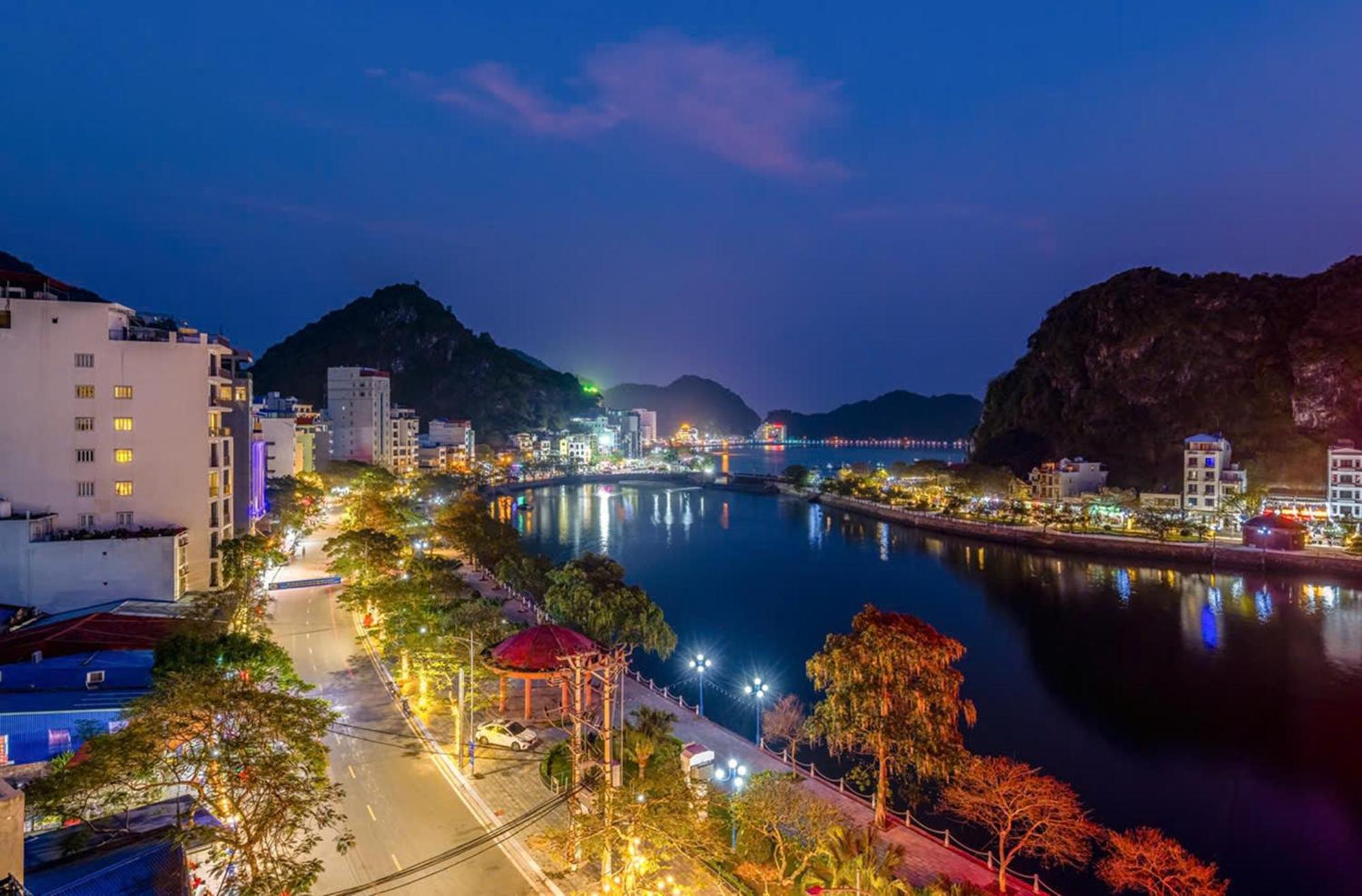 Tung Quang Hotel Dong Khe Sau ภายนอก รูปภาพ